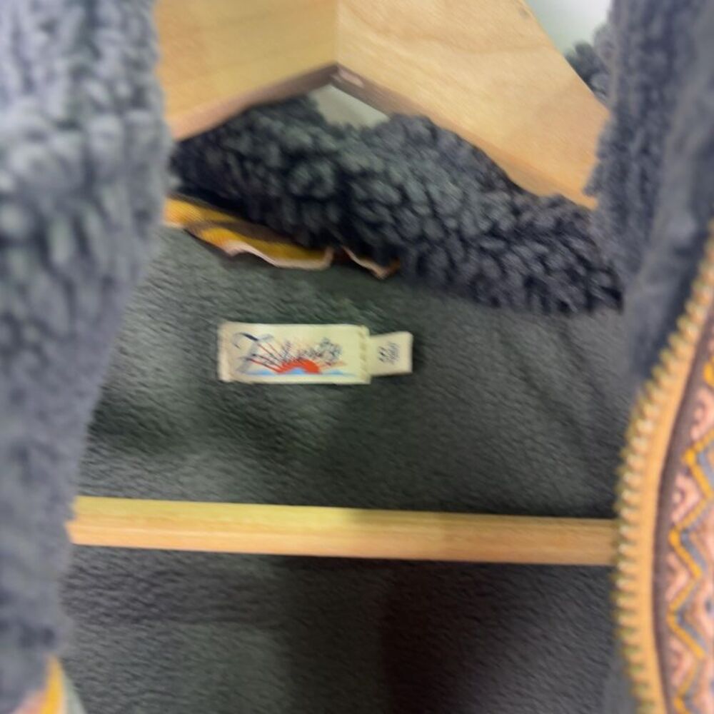 Faherty Ashbury High Pile Fleece Vest - Picture 2 of 3